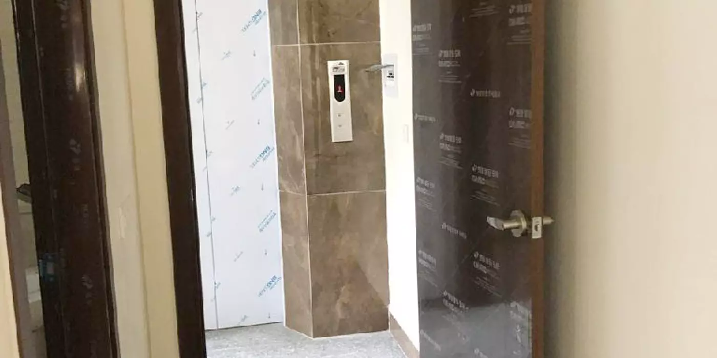 Bán nhà Văn Quán 40m2 5 tầng, lô góc, ô tô gần, thang máy 8.75 tỷ.