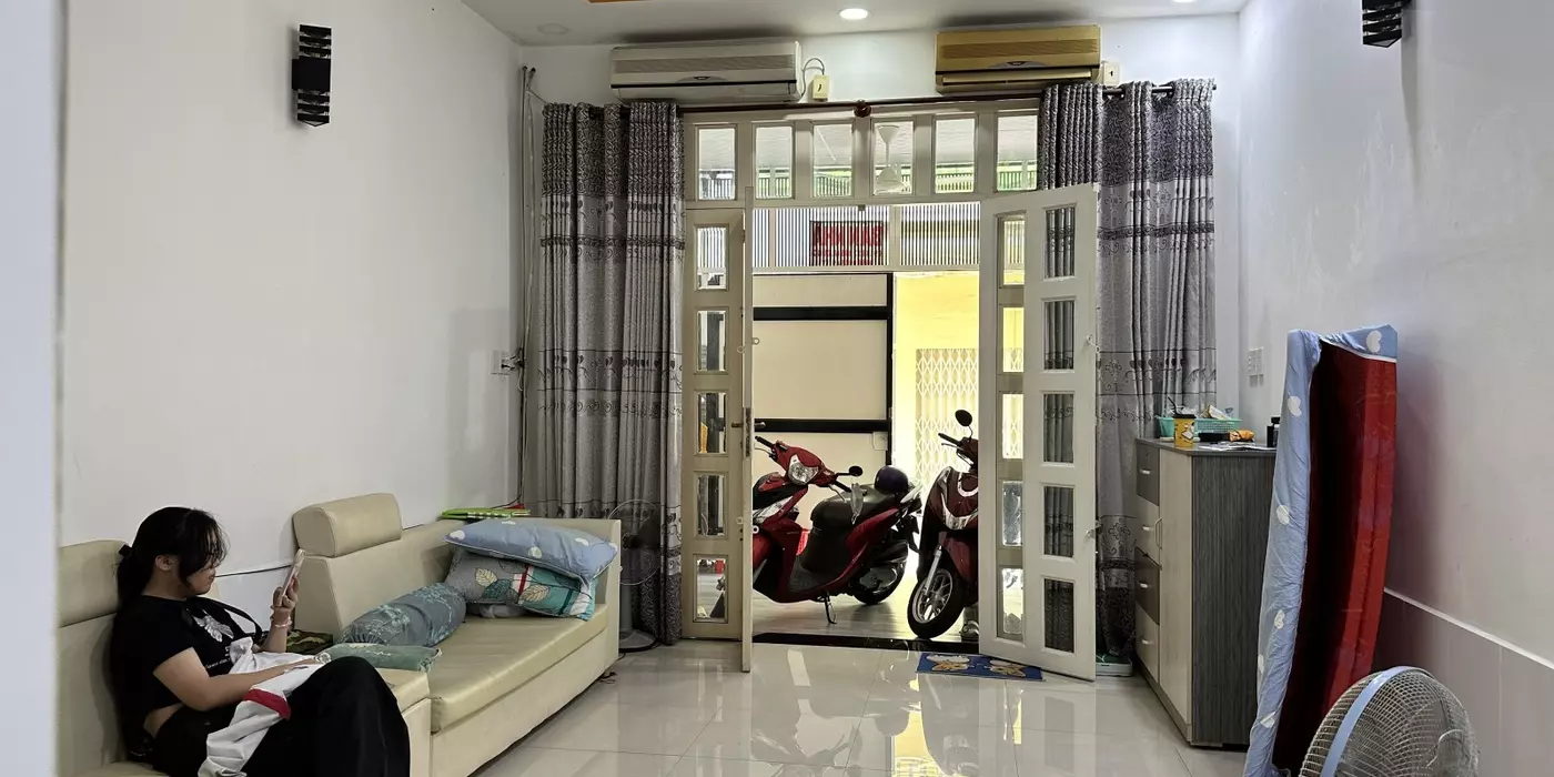 VỊ TRÍ ĐẸP CMT8 Tân Bình - Ô TÔ Ngủ Nhà  - Ngã Tư Bảy Hiền - 45M2 Chỉ Nhỉnh 6 T.ỷ.