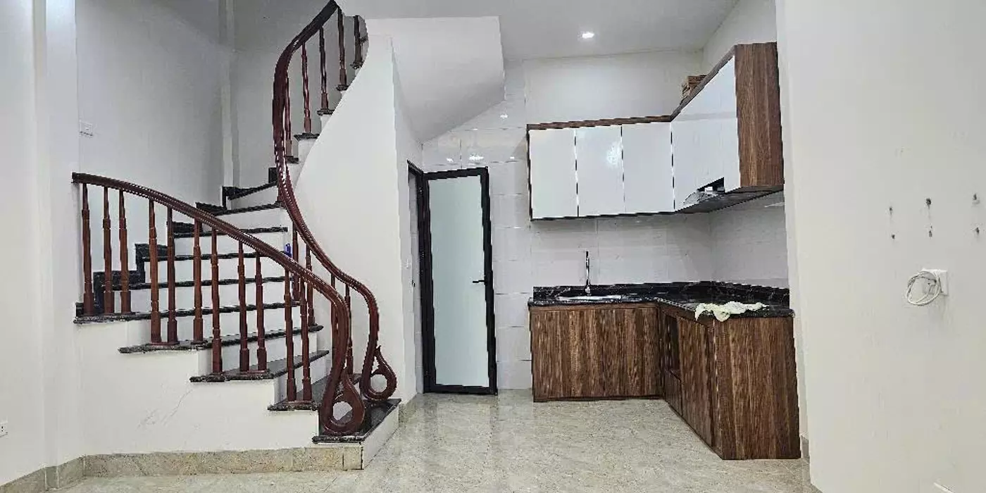 HIẾM NHỈNH 4 TỶ SỞ HỮU NGAY NHÀ LỆ MẬT LONG BIÊN MT 4.1M BA GÁC ĐỖ CỬA Ô TÔ CÁCH 20M
