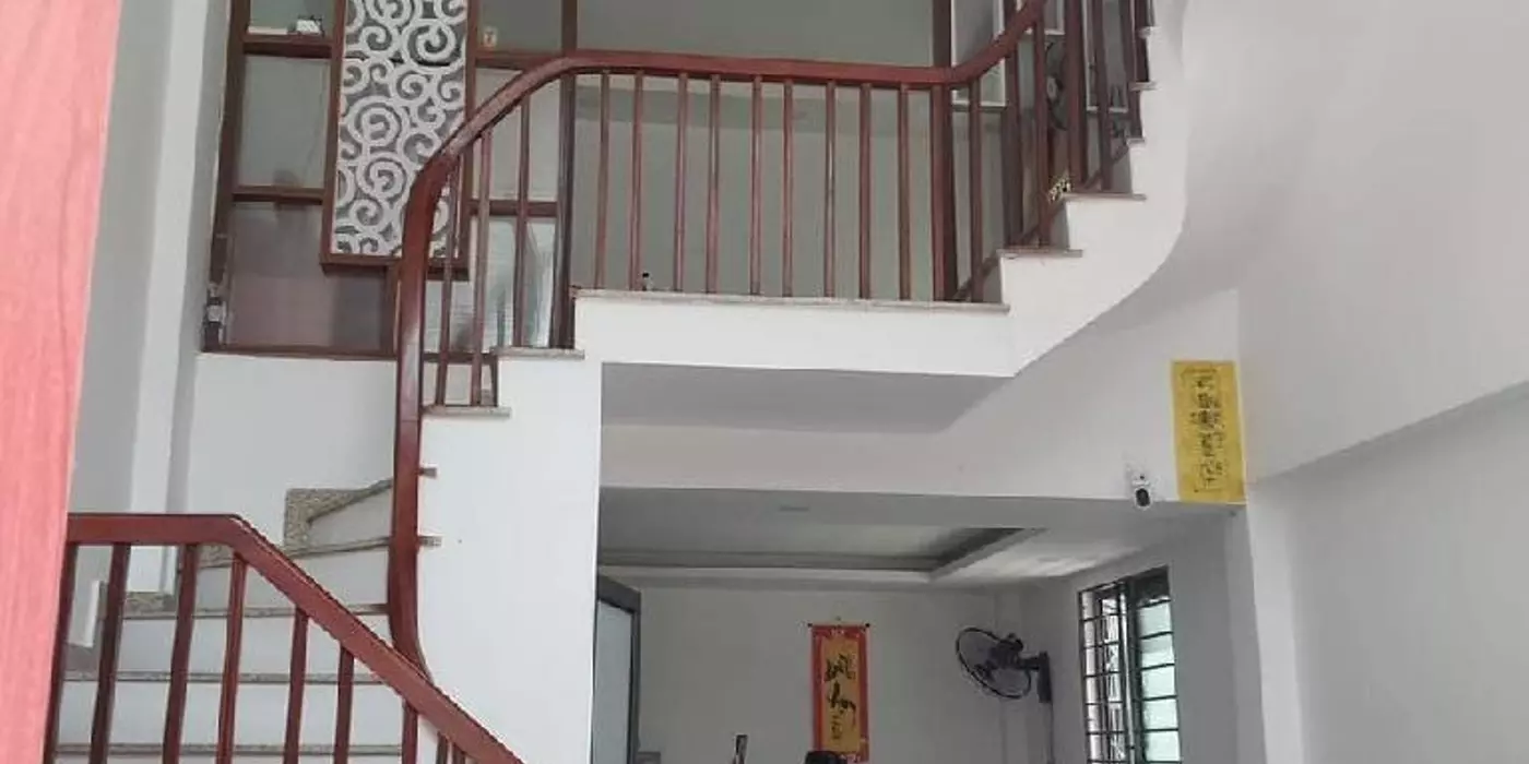 Nhà đẹp ở ngay, lô góc, ô tô, Định Công thượng cực gần phố 43m2, giá chào 7.6 tỷ có thương lượng.