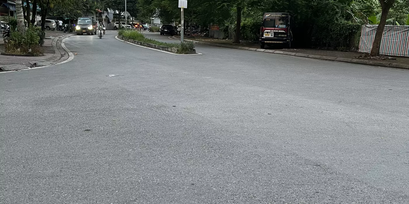 Cân bán 62m ĐẤT,Thạch Bàn 14,5TỶ MT 4,5m vỉa hè ,2 làn đường,view công vien phù hợp kinh doanh mọi