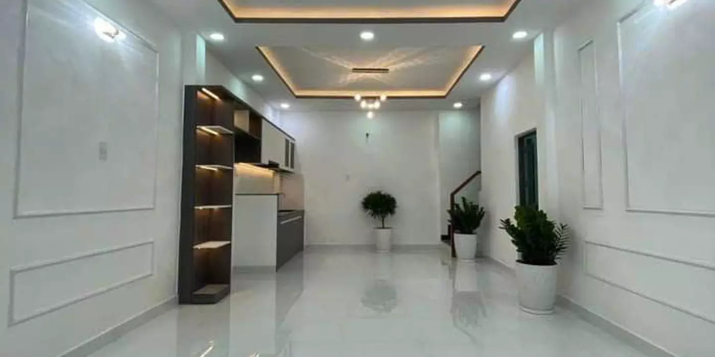 QUẬN 8, DƯƠNG BÁ TRẠC - THUẬN LỢI DI CHUYỂN QUẬN TRUNG TÂM - NHÀ MỚI Ở LIỀN - CÁCH MT CHỈ TẦM 100M