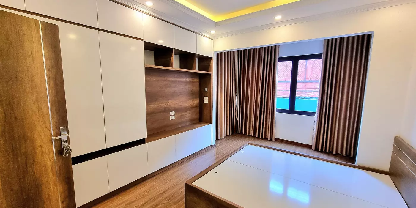 Bán Nhà Tập Thể Bộ Xây dựng Minh Khai - 80m² - 2.4 Tỷ - Tầng 1, OTO