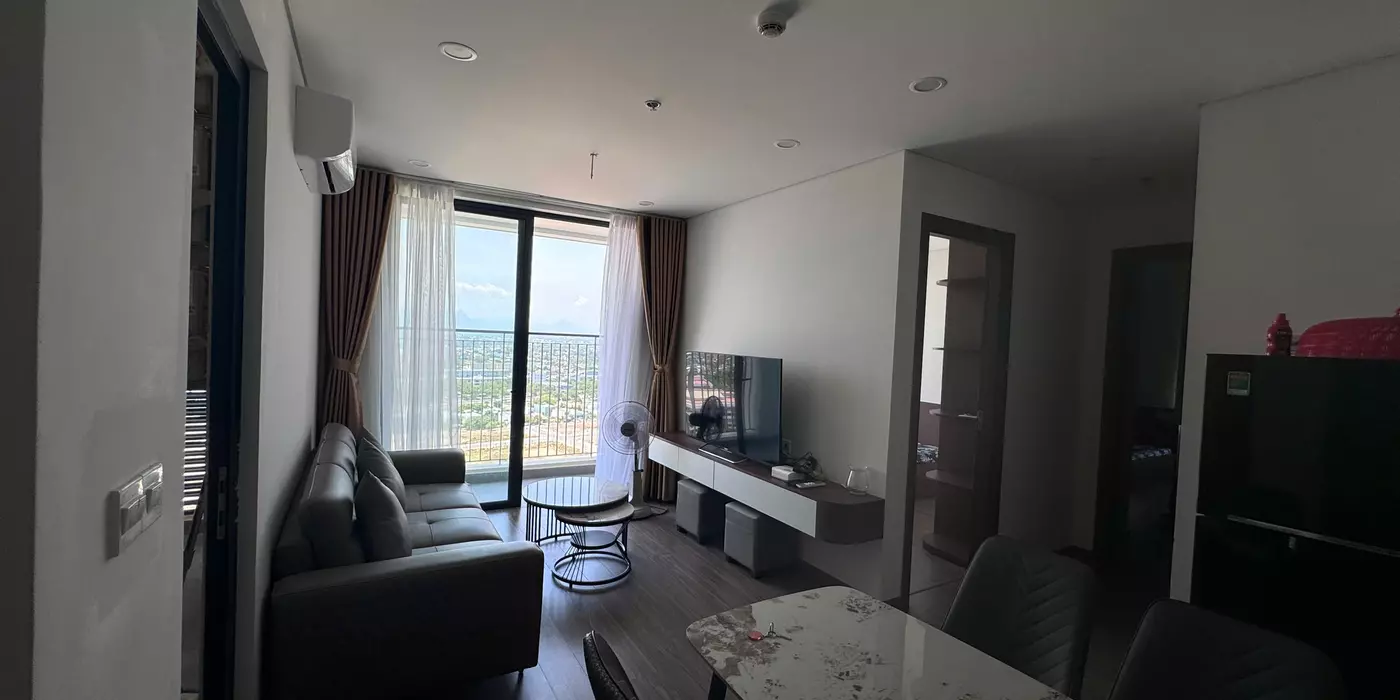 Bán căn hộ 2PN, nội thất đầy đủ, view hướng Nam mát mẻ cả ngày.