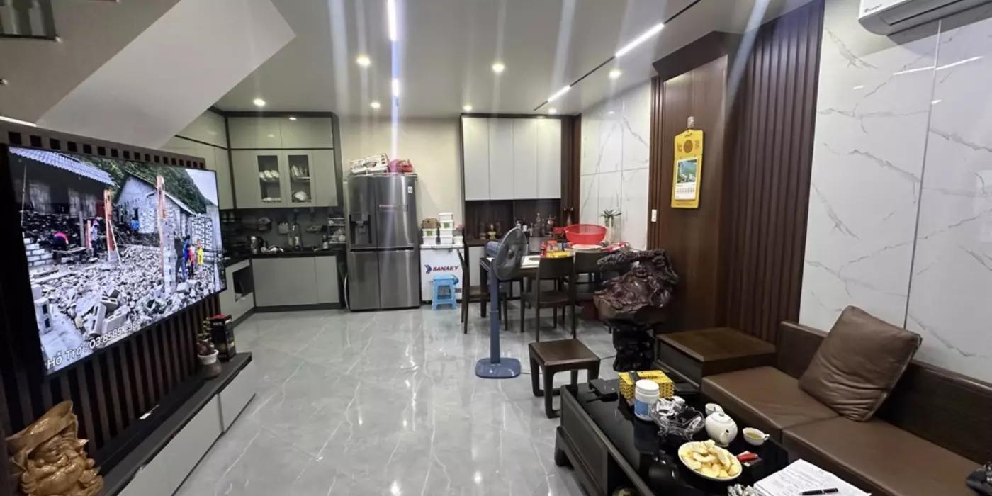 BÁN NHÀ NGÔ GIA TỰ LONG BIÊN 42M2  5 TẦNG NHỈNH 6 TỶ