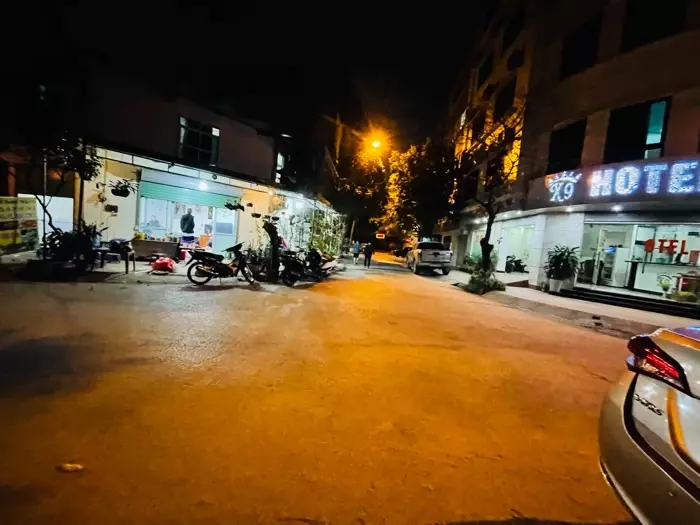 *** SIÊU HIẾM .... BÁN ĐẤT TẶNG NHÀ - PHÂN LÔ ĐẤT DỊCH VỤ - LÔ GÓC 3 Ô TÔ TRÁNH -KINH DOANH SIÊU