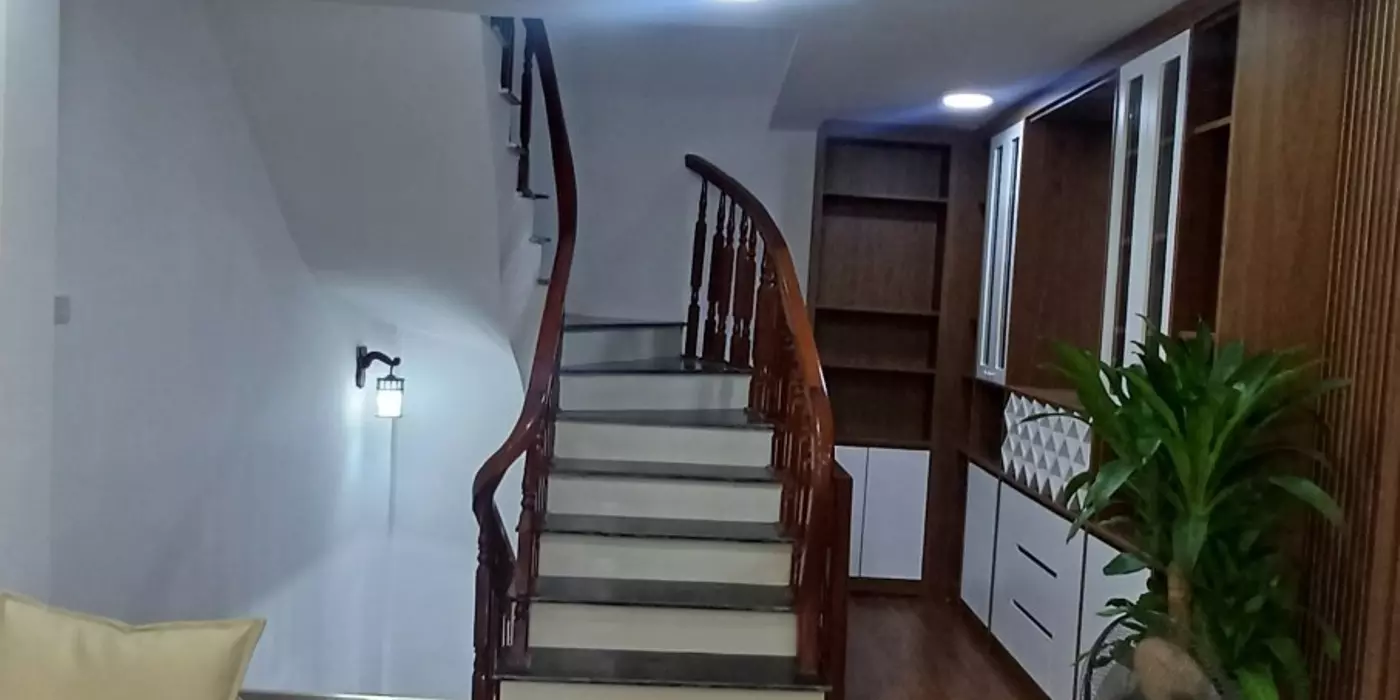Kim Giang, 35m2, 6 tầng, Ô tô cách 5m, Nhình 5 tỉ, LH 0904690958