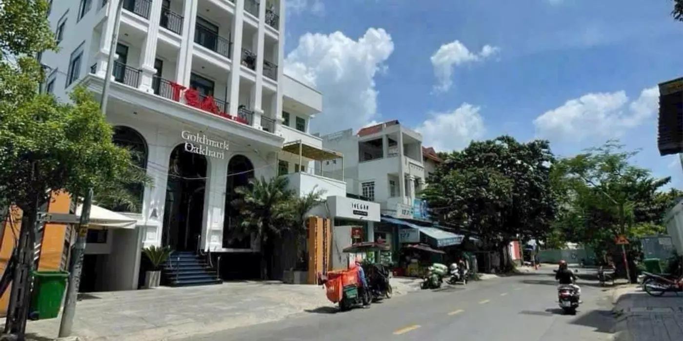 Bán tòa nhà VP Hầm 6 tầng MT đường XVNT, quận Bình Thạnh.