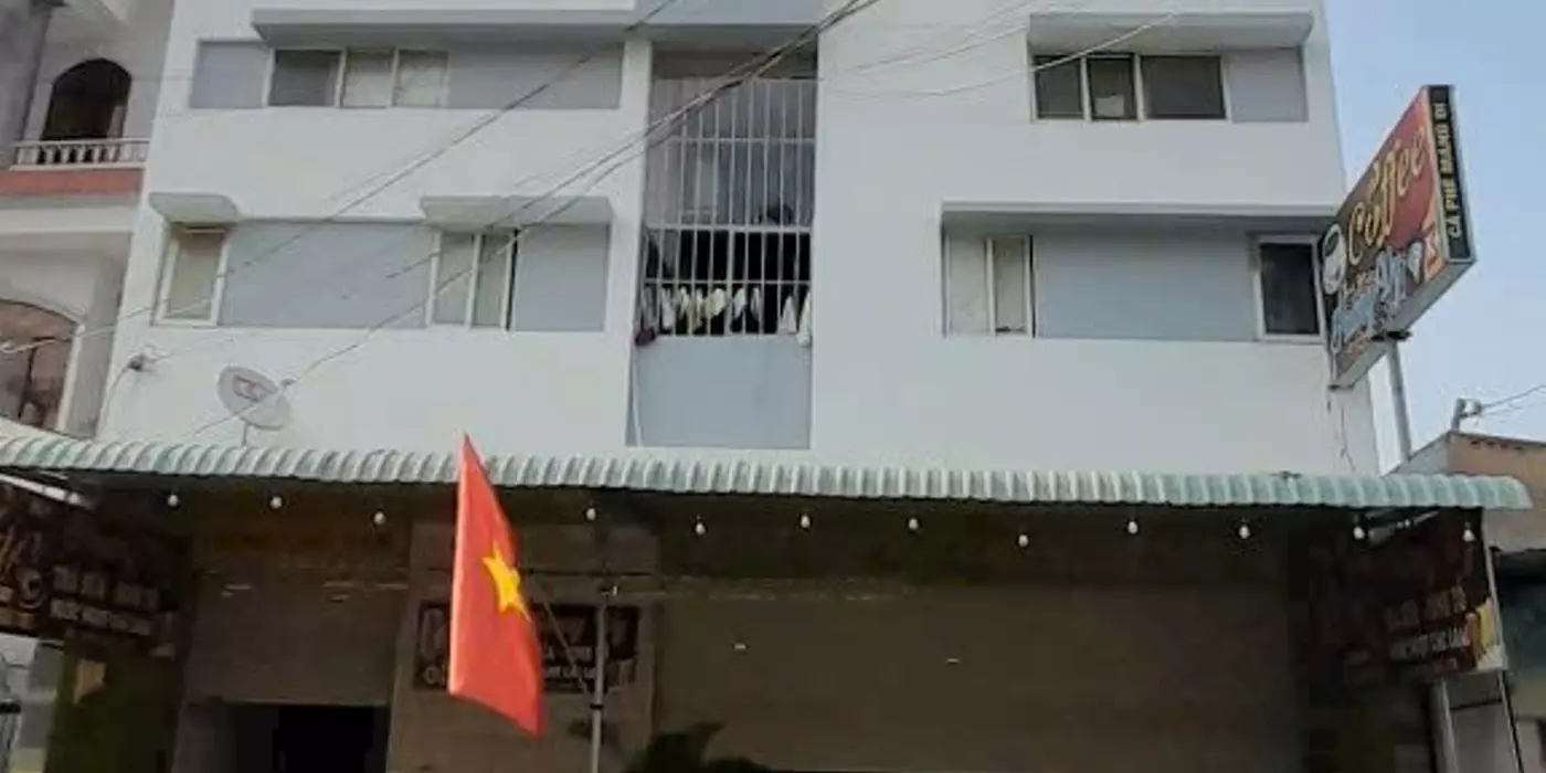 TOÀ NHÀ TMDV CÓ 35 PHÒNG XÂY MỚI, MẶT TIỀN TRUNG TÂM DĨ AN ( KẾ BÊN VINCOM PLAZA) BÌNH DƯƠNG ( thu