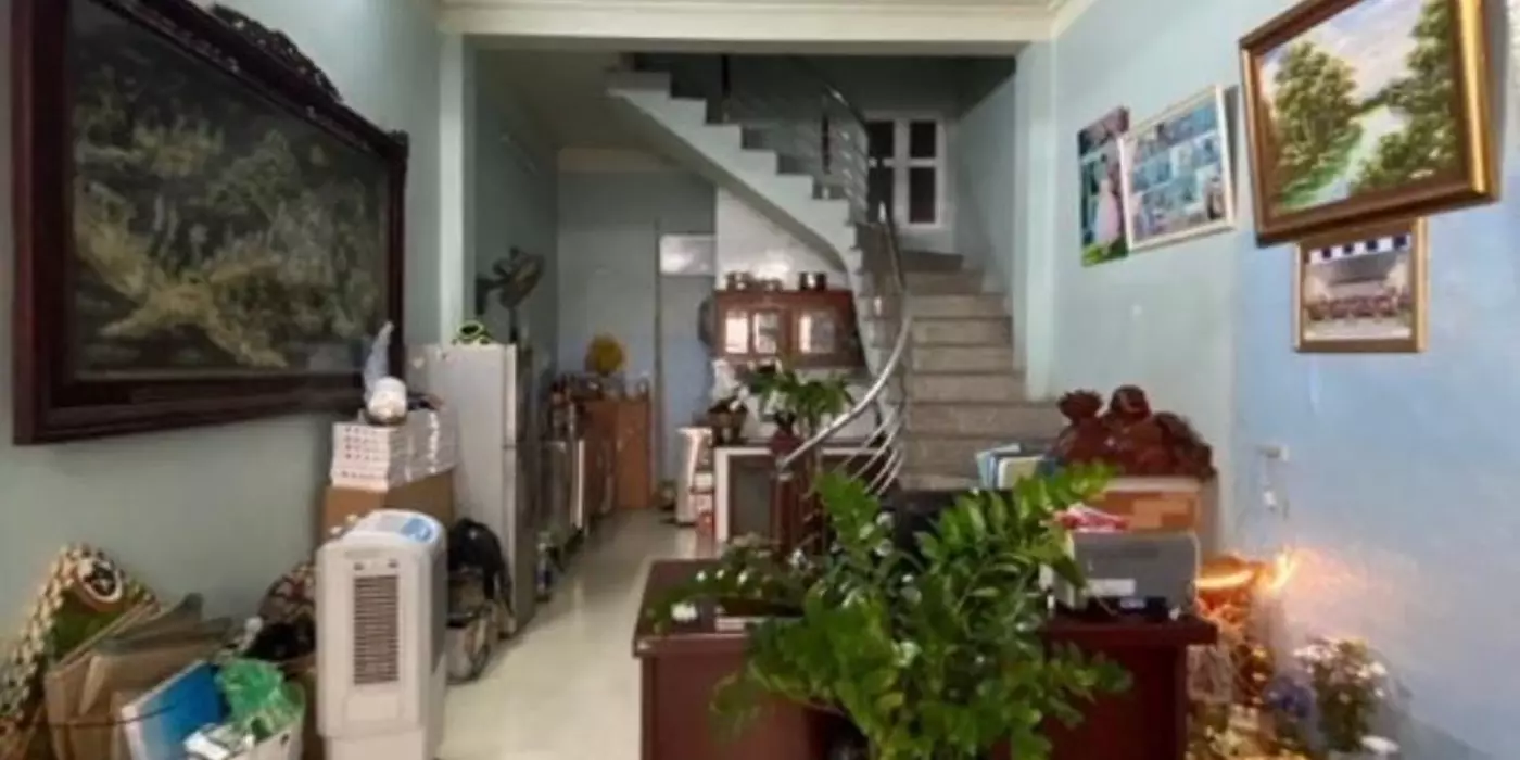 .
BÁN nhà 71m  THẠCH CẦU, Long Biên   MT 4,5m , oto ,KD,giá 6ty .