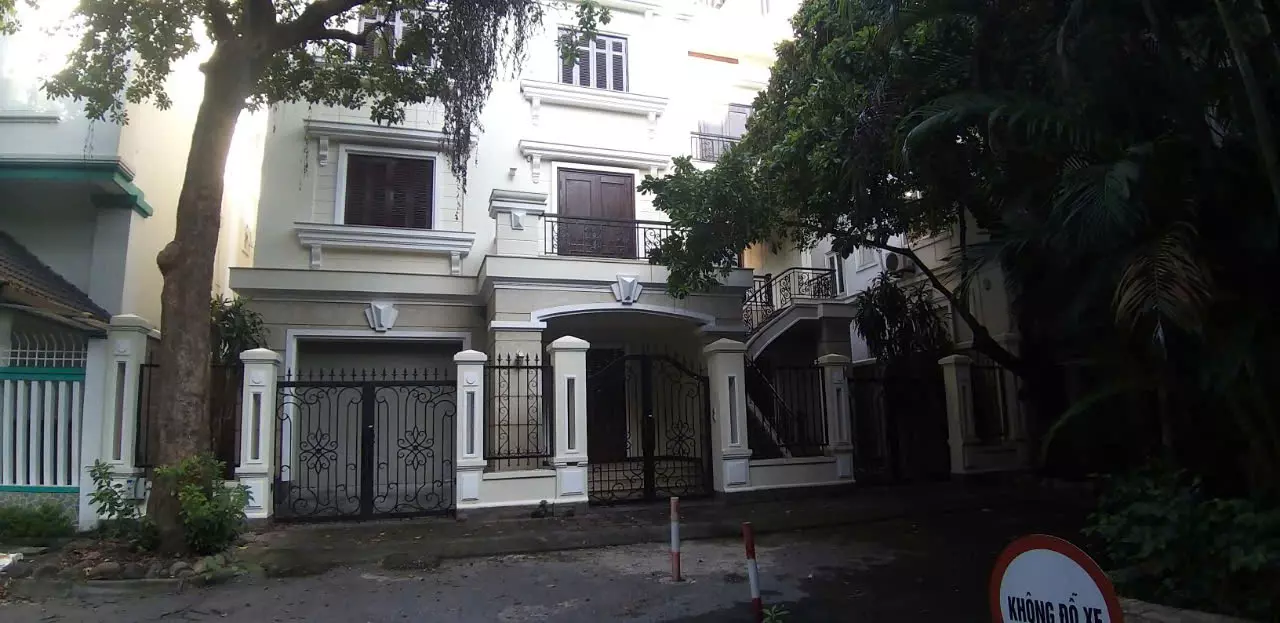 Bán gấp biệt thự lô góc 220m2 khu đô thị Mễ Trì Hạ, view đẹp, vị trí kinh doanh, văn phòng