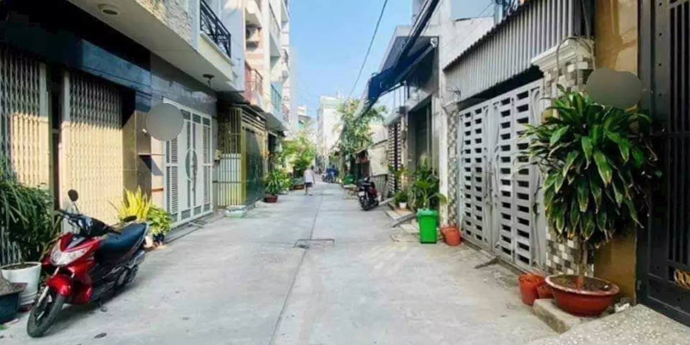 NHÀ 1/ LÊ VĂN QUOI ,DT 4M X18M . HẺM 6M SÁT MẶT TIỀN 2 TẦNG ,4PN OTO NGỦ TRONG NHÀ  -