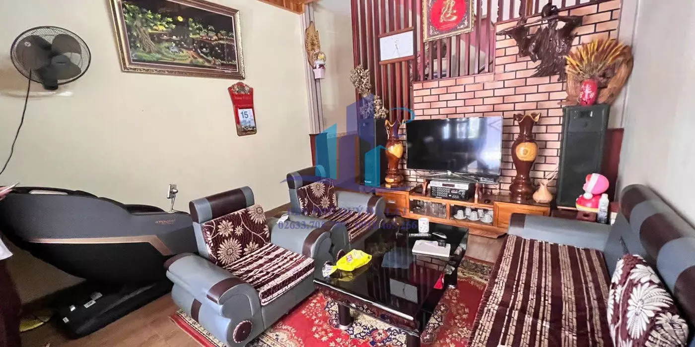 “Ngôi Nhà Hẻm Xe Hơi Trung Tâm Đà Lạt: Tiện Nghi, Sổ Hồng, Giá Hấp Dẫn”