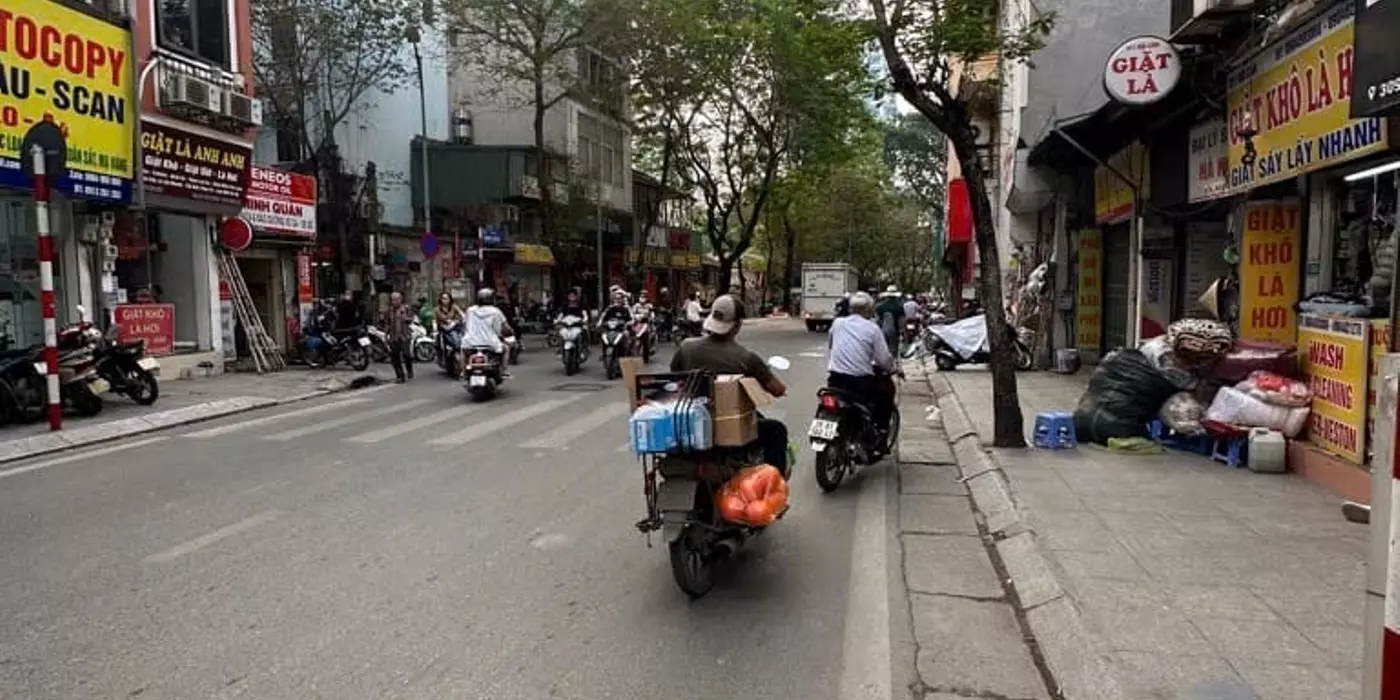 Bán gấp nhà Đội Cấn 55m, 3 tầng, mặt tiền 4,5m giá 7,95 tỷ ( thương lượng )