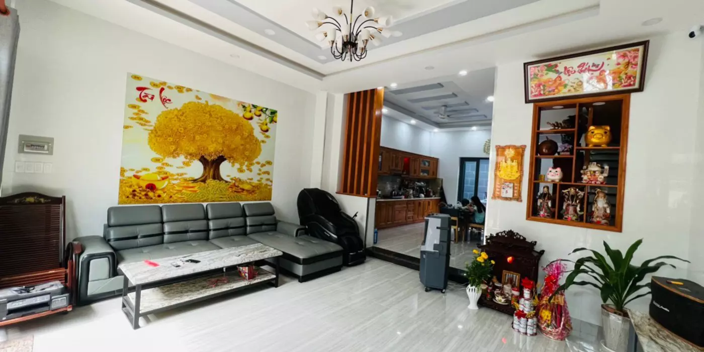 NHÀ HXH 2 lầu 3 phòng ngủ QUẬN 2