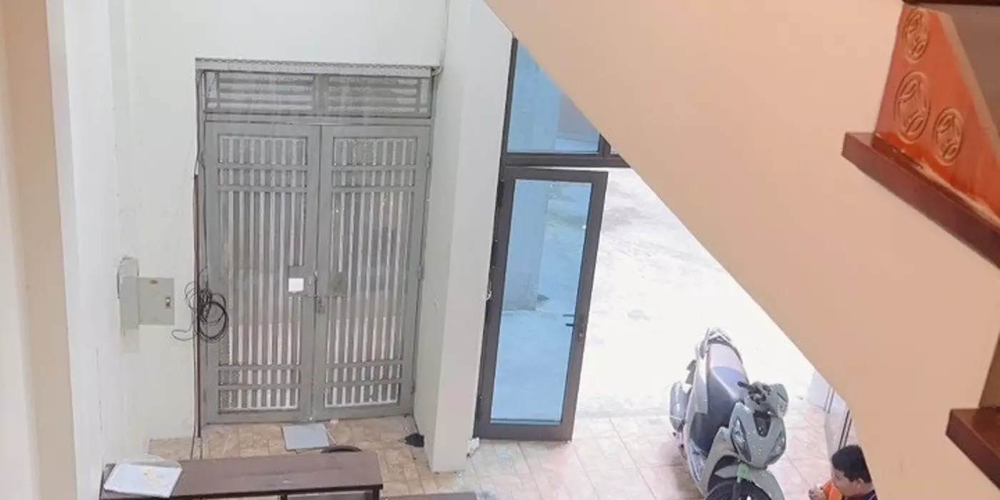 Bán nhà Bồ Đề, Long Biên  hai thoáng 108m MT 6m, giá 16,8 ty oto ,KD
