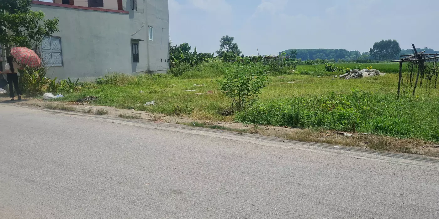 Đất đấu giá  thị xã viêt yên 200m2 giá chỉ hơn 10tr m2 . đường 3 oto