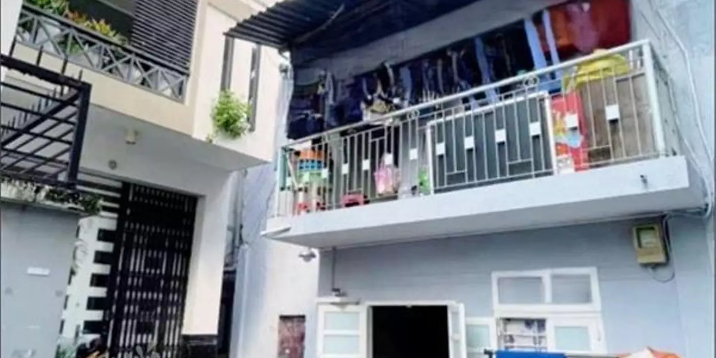 – Bán Nhà 2 Tầng,Cạnh Hẻm Xe Hơi, Cách Mạng Tháng Tám, Quận 10 – 42m² Chỉ Nhỉnh 4 Tỷ