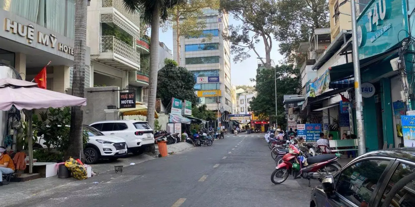 + Bán Nhà Quận 10, Mặt Tiền Đào Duy Từ -Nguyễn Tiểu La Ngang Hiếm 10x20, 4Tầng 50Tỷ