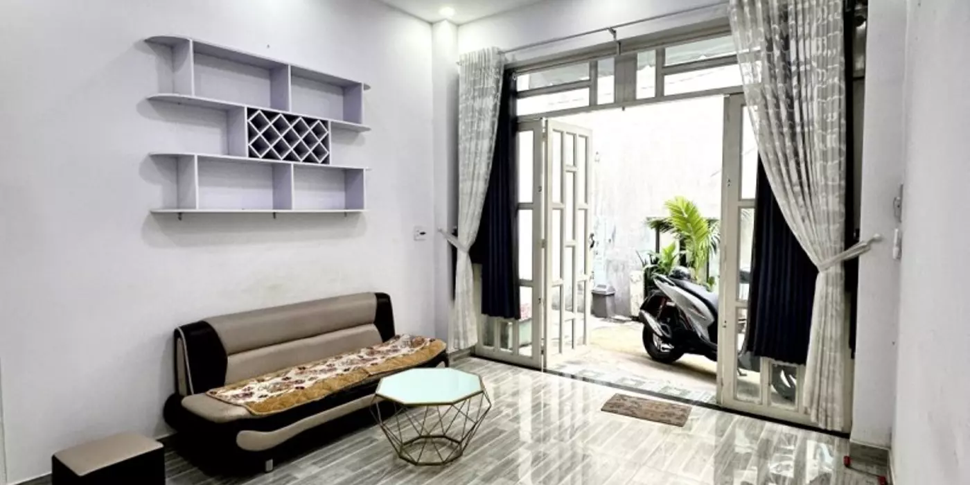 Đối diện UBND Gò Vấp - Hẻm 3 gác - DT 3.8 x 14m - BTCT 2 Tầng