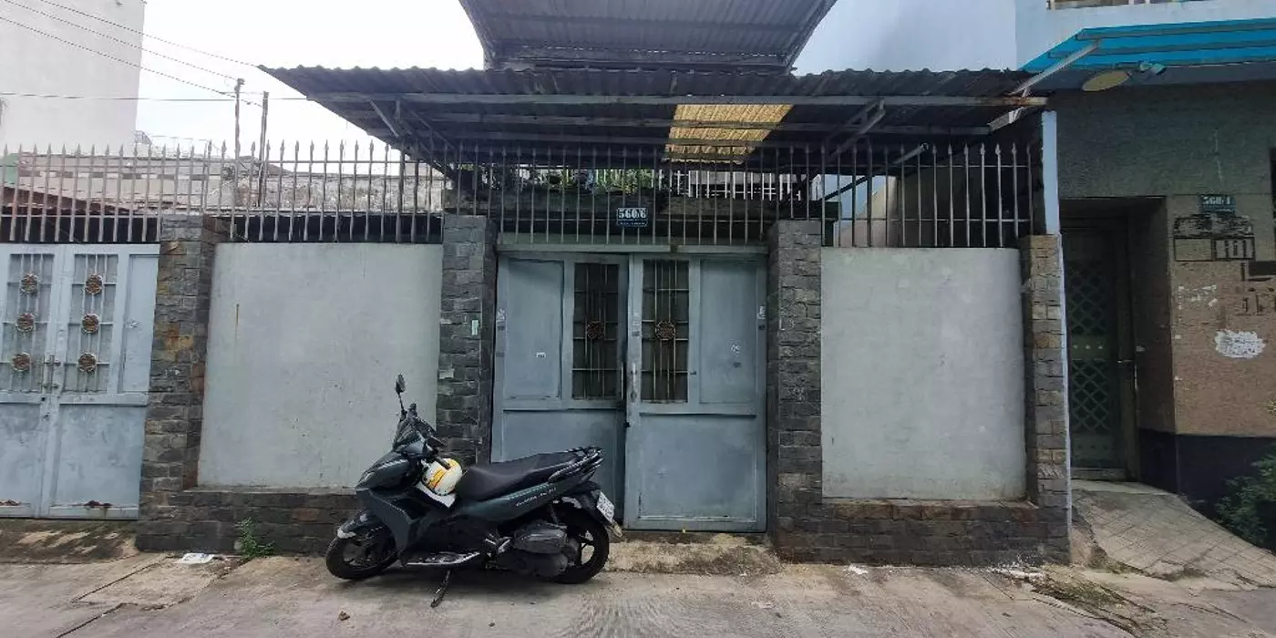 Nhà chính chủ cần bán nhà ở hẻm xe hơi thông , 69M2 , mặt tiền nhà 5.5M , nở hậu tài lộc . ở ngay