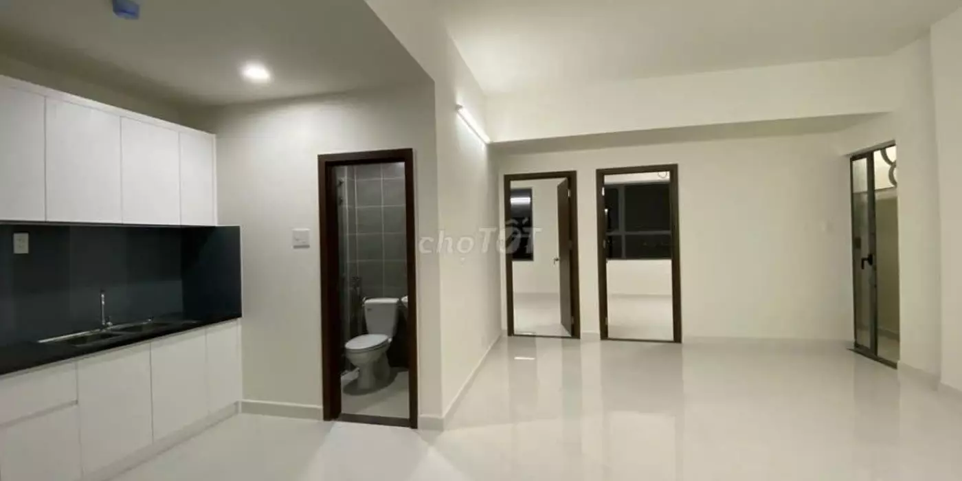 Bán căn hộ 2pn,2wc, 61m2, 2 ty1 , mặt tiền phạm thế hiển q.8