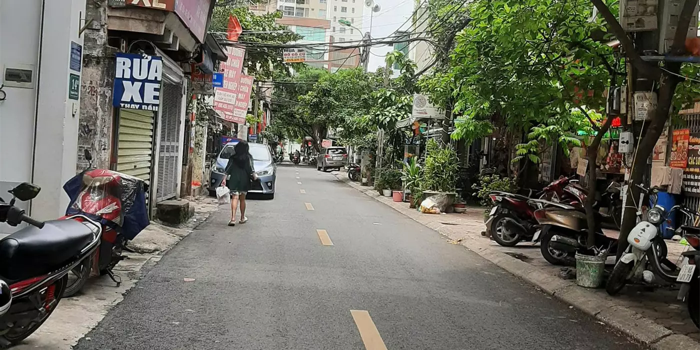 Bán nhà MP Nguyễn Chính, 5T, ô tô đỗ, hợp làm kinh doanh, thuê văn phòng, chỉ nhỉnh 4 tỷ