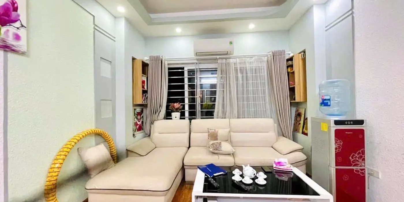 BÁN NHÀ ĐƯỜNG CẦU GIẤY 40M2 5 TẦNG 10M RA ĐƯỜNG Ô TÔ NGÕ THÔNG GIÁ 8 TỶ