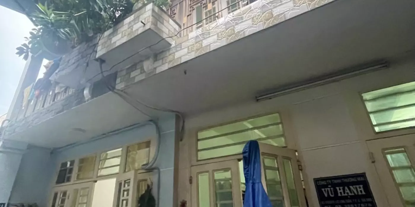 Chủ nhà thiện chí , bán căn ở lạc long quân gần quận 10 , bình tân , tân phú  , nhà 2 tầng 33M2
