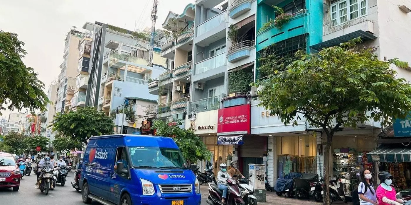 ** Bán Nhà Mặt Tiền Phố  Trần Bình Trọng  1Trệt  3Tầng (10X20) Dòng Tiền 180Tr/Th