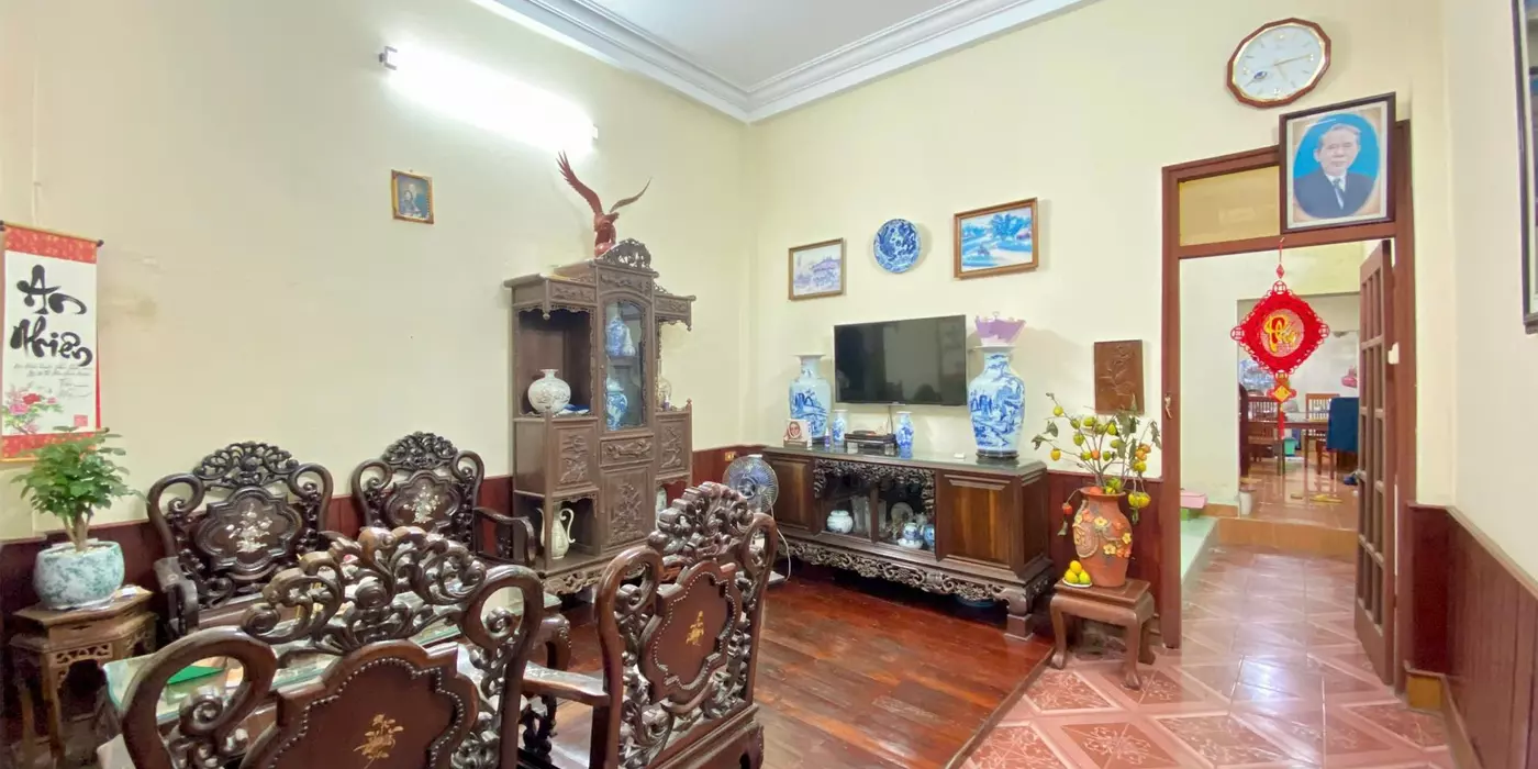 Bán nhà mặt đường Chợ Hàng , vị trí cực đẹp  để kinh doanh buôn bán