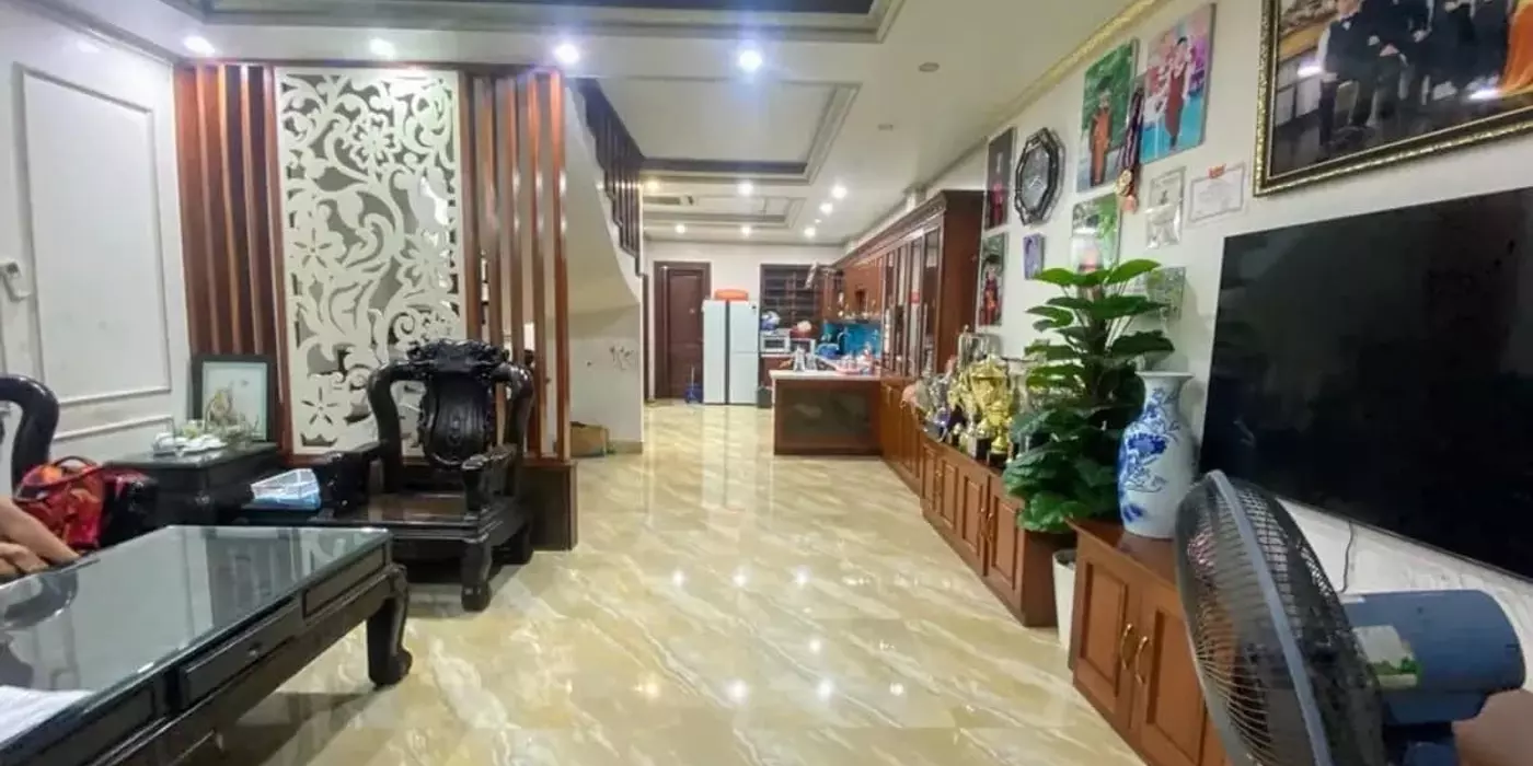 Bán nhà-Phố Nguyễn Chí Thanh,Đống Đa-DT54m2 x MT rộng 5m x Tầng-17.9 tỷ-Phân lô- 2 ô tô