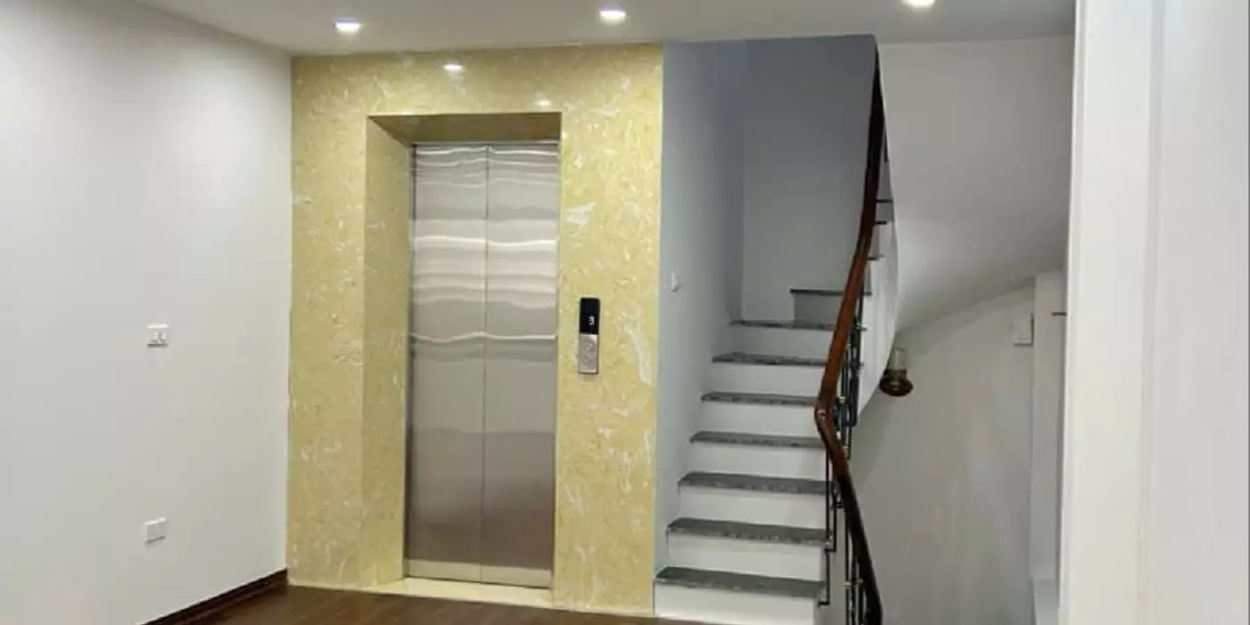 Bán nhà Phố Hào Nam ,Trung tâm Đống Đa, Một nhà ra phố, Mặt tiền khủng , Ô tô kinh doanh