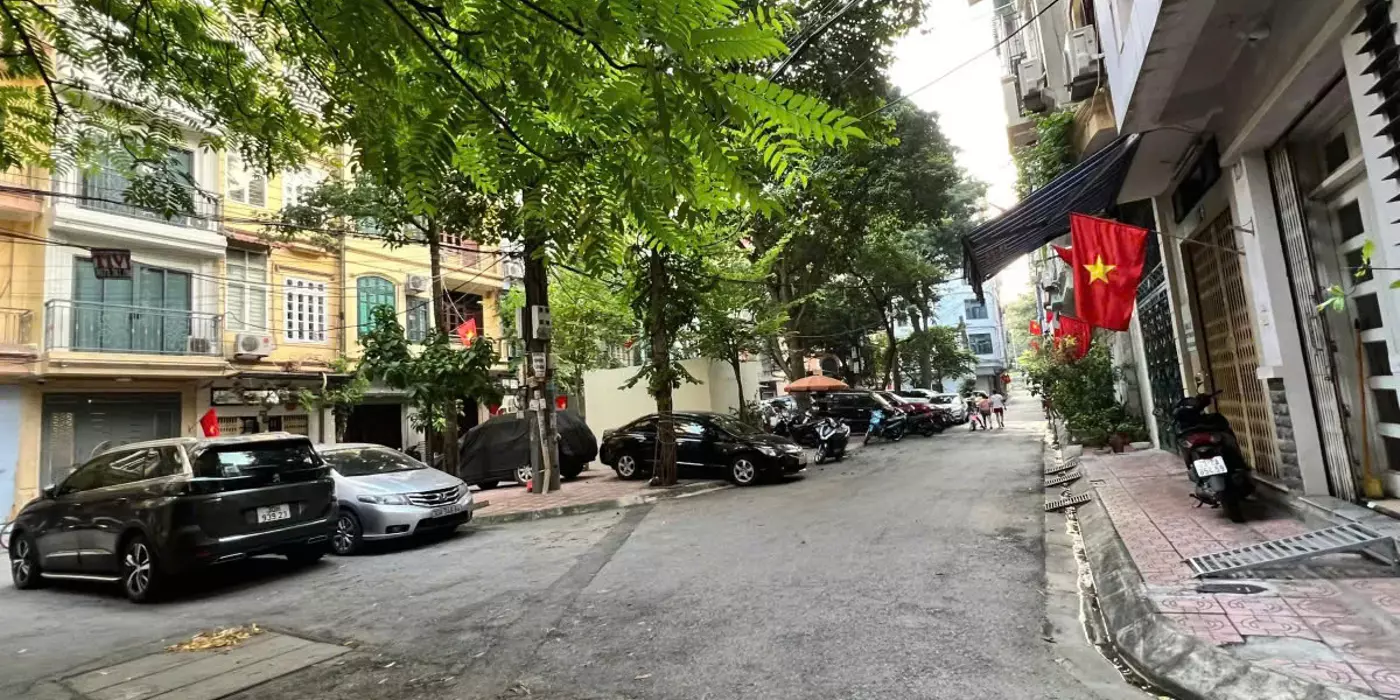 HỒNG HÀ, HOÀN KIẾM, 35M2 5 TẦNG PHÂN LÔ - Ô TÔ DỪNG TRÁNH- TRUNG TÂM BA ĐÌNH - NGÕ THÔNG  GIÁ 10 TỶ