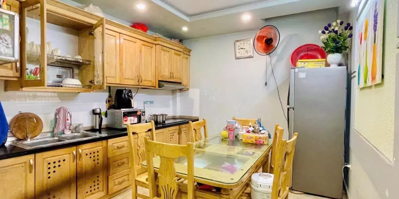 BÁN NHÀ ĐƯỜNG CẦU GIẤY Ô TÔ QUA NHÀ NGÕ THÔNG TỨ TUNG 35M2 6 TỶ