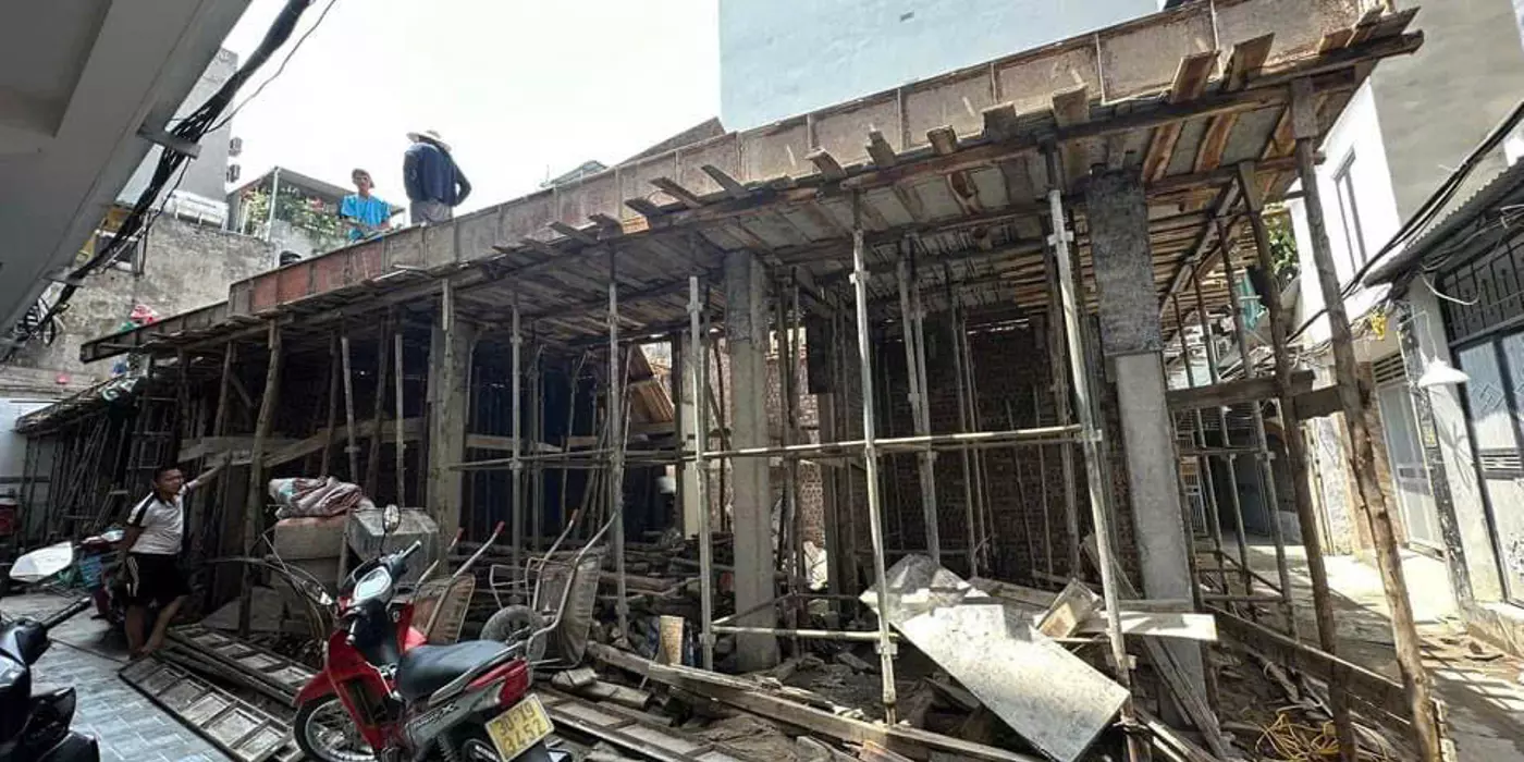 LÔ 7 CĂN MỚI KENG - THANG MÁY - 6 TẦNG - 30M RA PHỐ - VỊ TRÍ GẦN CÁC TRƯỜNG ĐẠI HỌC - BỆNH VIỆN E