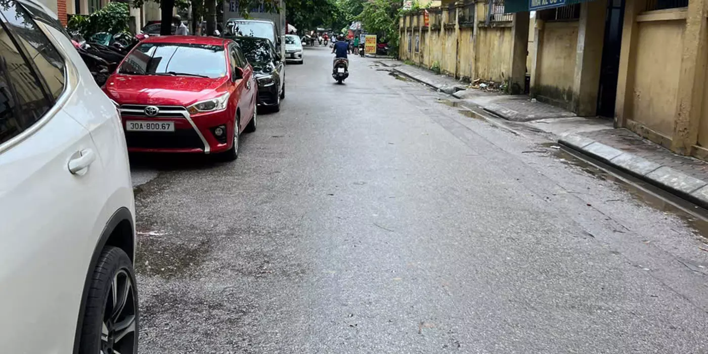 Hiếm ! Tây Sơn-Đống Đa, Oto Vào Nhà, Thang Máy, Kinh Doanh, 55m*4Tầng.
