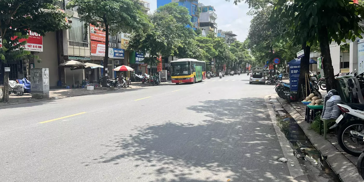 nhà mặt phố Thanh Nhàn, 1 mặt ngõ, 115m x 8 tầng, thang máy, vỉa hè 7m, kinh doanh ngày đêm