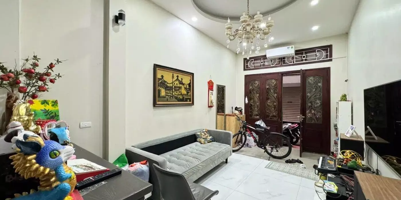 Nhà Đẹp, Diện Tích Rộng 72.2 m2, Phố Thịnh Hào, Đống Đa, Mặt Tiền 4m, Gần Ô Tô, Nhỉnh 12Tỷ.