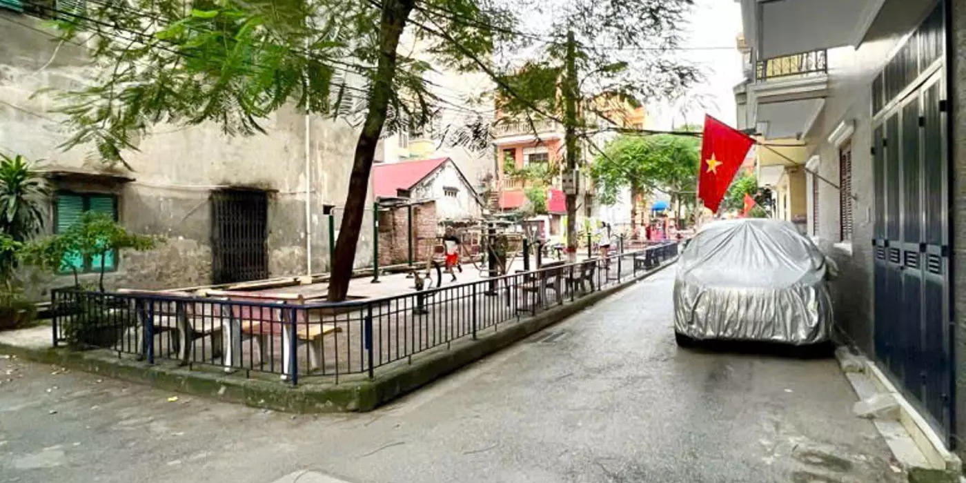 PHÂN LÔ - Ô TÔ 7 CHỖ LÙI CỬA - 10M RA Ô TÔ DỪNG ĐỖ NGÀY ĐÊM - KHU HIẾM NHÀ BÁN - NỞ HẬU.