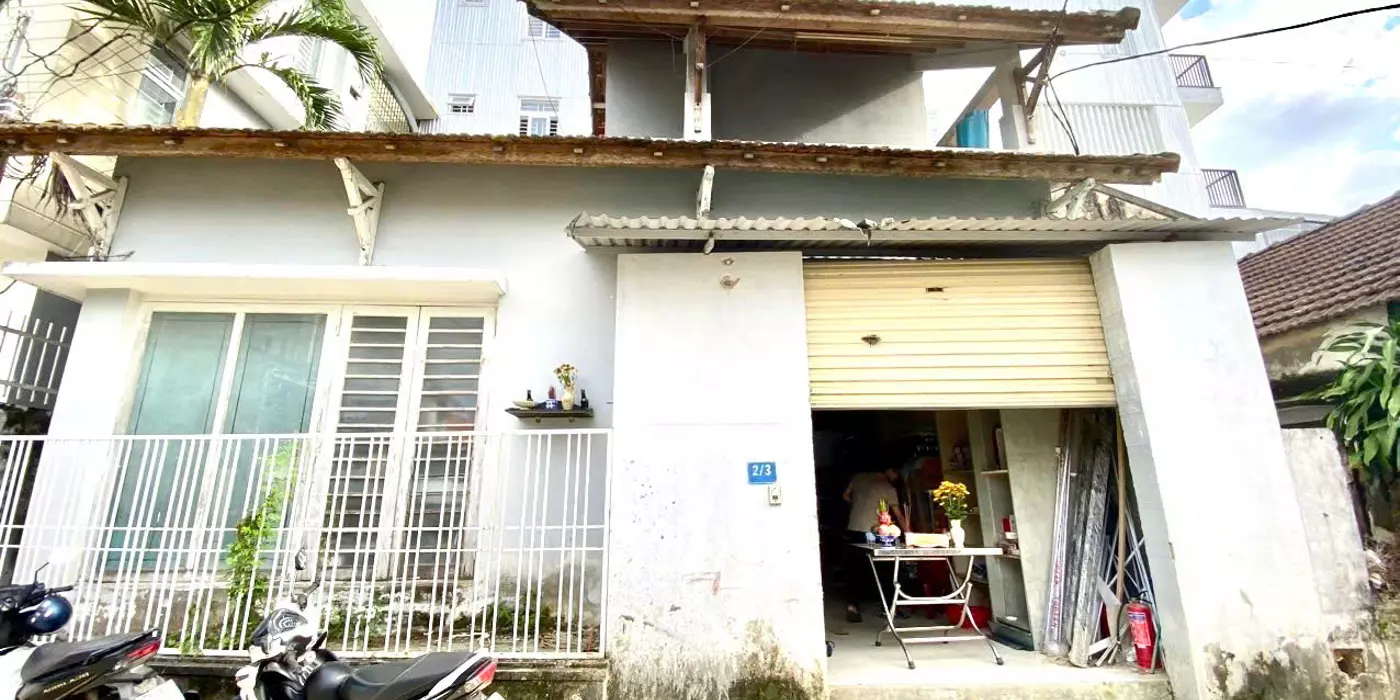 Bán Nhà 2 tầng Nguyễn Tất Thành - Sau 1 Nhà Mặt Tiền, Gần khu An Đông Villa