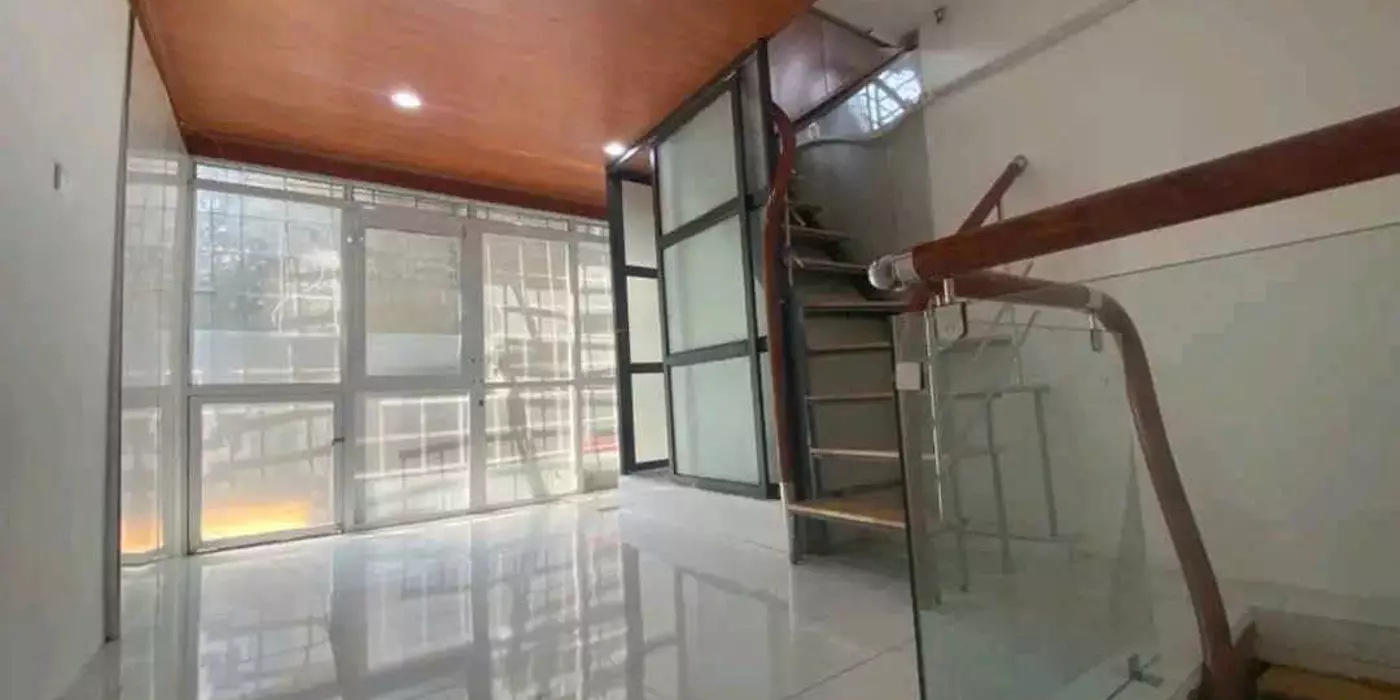 BÁN NHÀ TẬP THỂ BA TẦNG - TÒA A4 - 90M2 - NHỈNH 2 TỶ - KHU VỰC TRUNG TÂM - TIỆN ÍCH ĐẦY ĐỦ - Ở