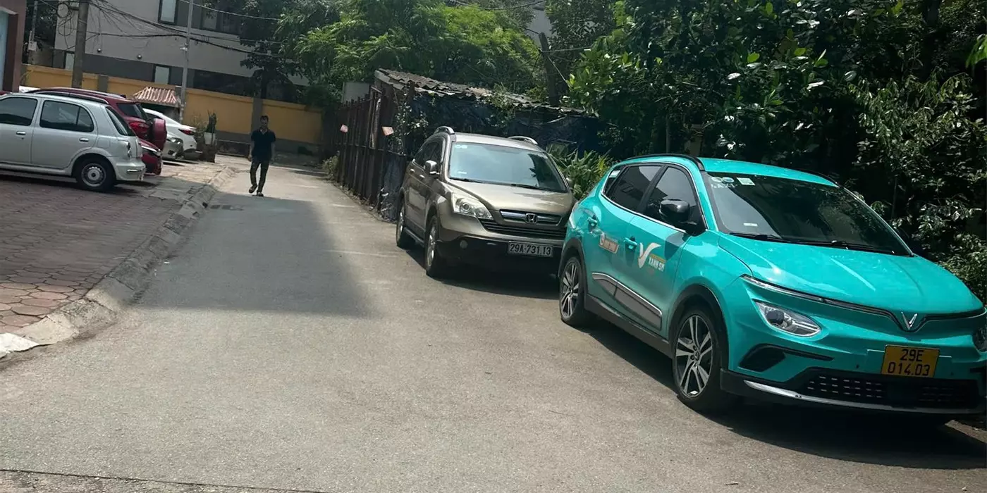 Bán nhà Phân lô Nghĩa Đô, DT 80m, MT 4.5m, ô tô tránh. Phù hợp vừa ở vừa kinh doanh. Giá 24.5 tỷ.