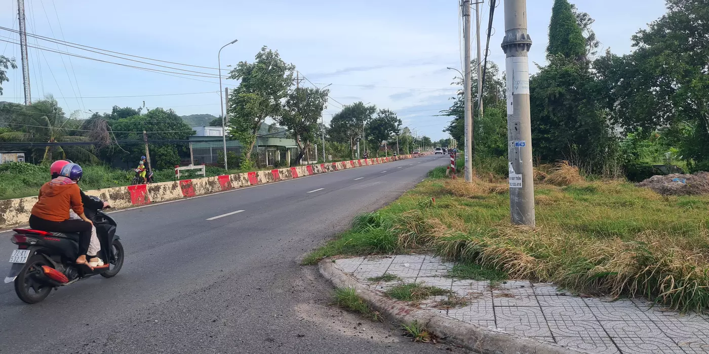 Vịị trí đắc địa,lô đất thổ cư tiềm năng đẹp,mặt tiền đương 44A An Ngãi Long Điền  sổ hồng riêng