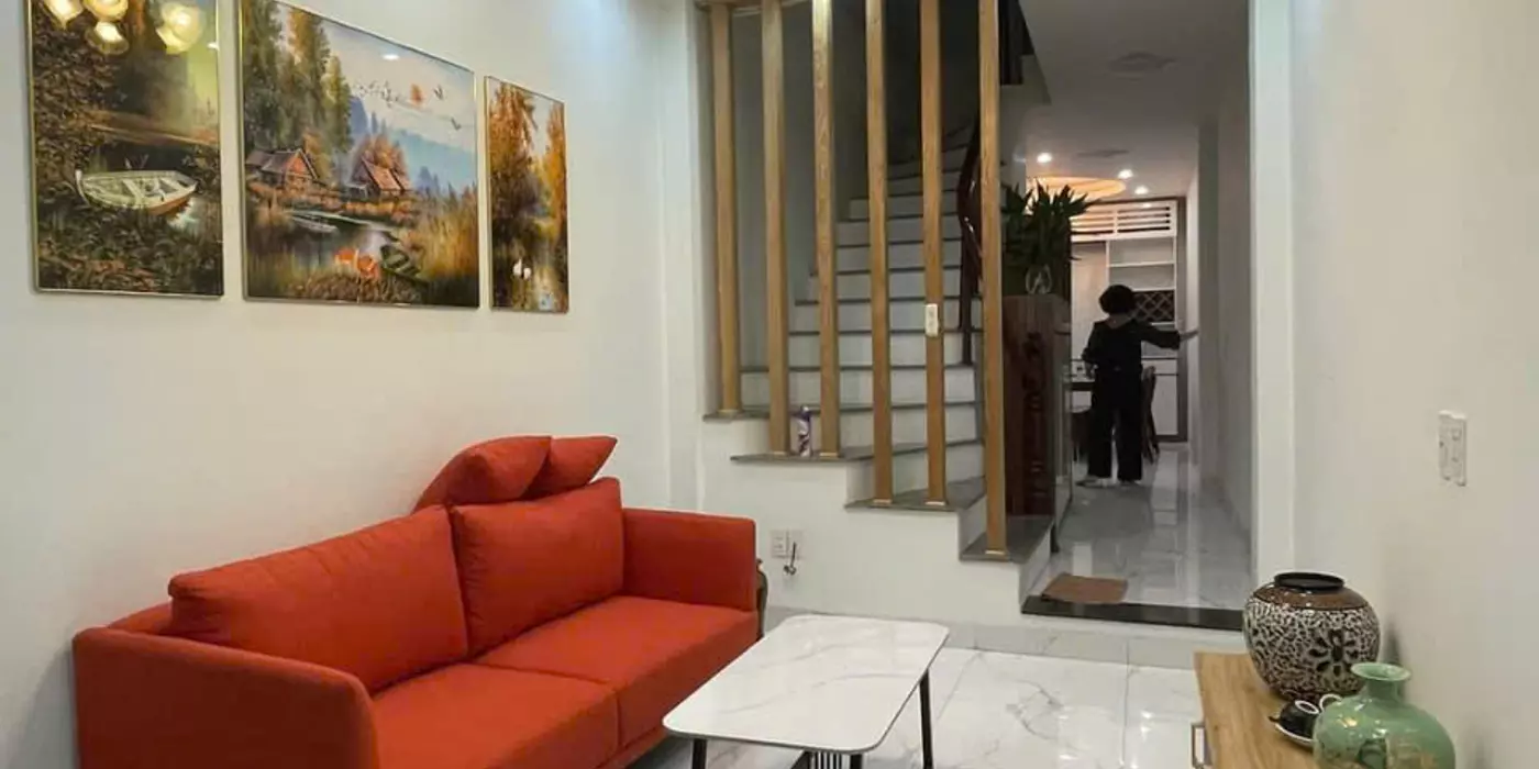 * Bán nhà Đội Cấn 41m, 4 tầng giá 6,3 tỷ nhà đẹp ở ngay