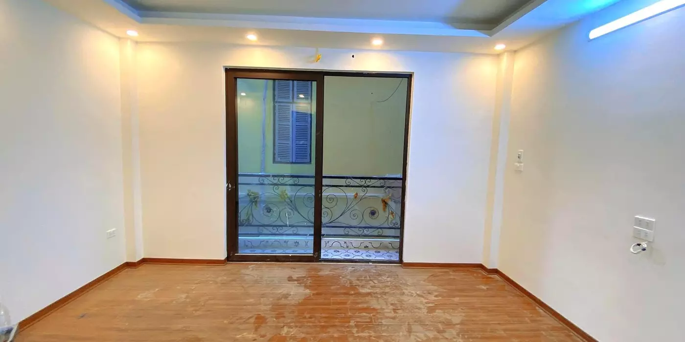 bán nhà phố Minh Khai, Hai Bà Trưng 30m, 5 tầng. Giá: 6.9 tỷ
