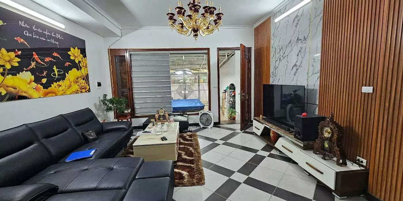 BÁN NHÀ SIÊU ĐẸP - HIẾM Ở CẦU GIẤY - 60M2 - GIÁ HƠN 10 TỶ - NỘI THẤT XIN XÒ- 3 THOÁNG