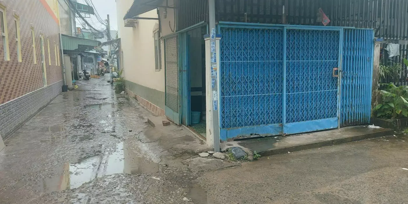 007. Chủ gửi:nhà 5,5 triệu 2 góc mặt tiền Sau lưng BV Đa khoa Trung Ương thuận lợi KD