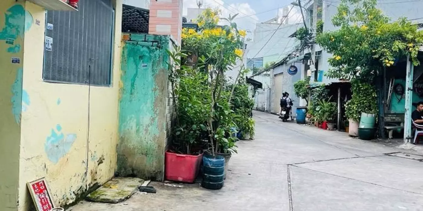 BÁN ĐẤT TẶNG NHÀ LÔ GÓC ĐẦY ĐỦ CÔNG NĂNG 5M x20M Ô TÔ ĐẬU CỬA THÔNG THOÁNG BAO ĐẦU TƯ  CHỈ NHỈNH 4