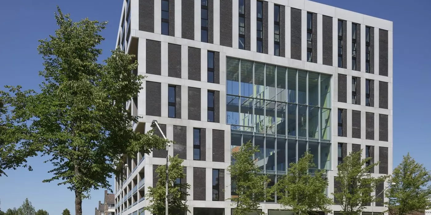 Bán tòa Building cỡ nhỏ – Bà Triệu – 257m2 – 4 tầng – 250 tỷ